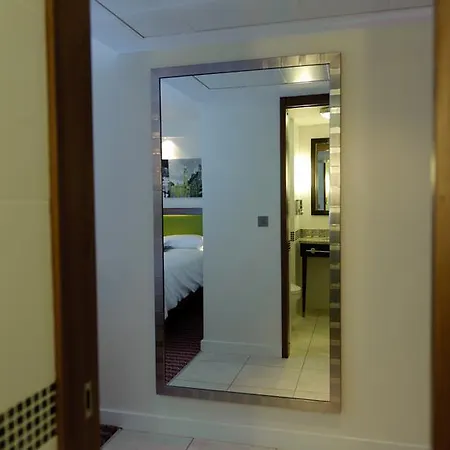 Hampton By Hilton Broad Street Hotel